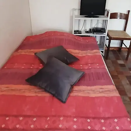 Holiday home Des Jonquilles : Lecurie *