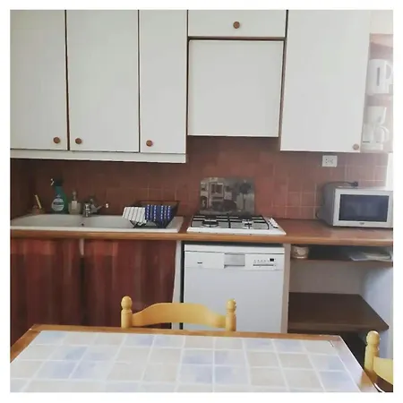 Holiday home Des Jonquilles : Lecurie